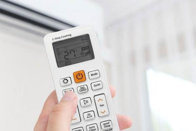 Cài đặt nhiệt độ điều hòa phù hợp cho trẻ nhỏ trong khoảng 26-28 độ C