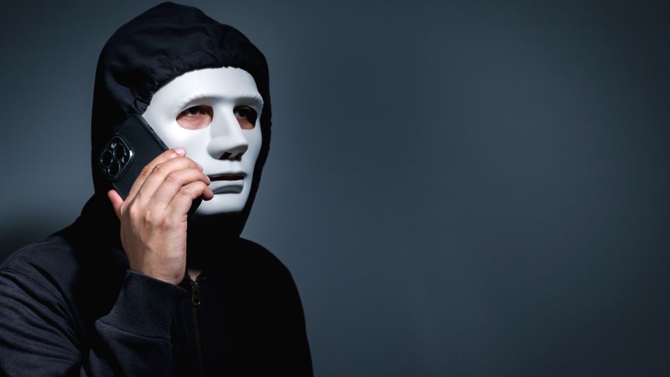 Tuyệt đối không thực hiện giao dịch tiền bạc với người gọi đến từ số máy lạ