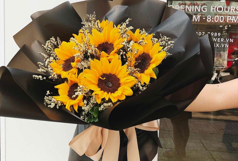 Bó hoa hướng dương tặng đồng nghiệp nữ