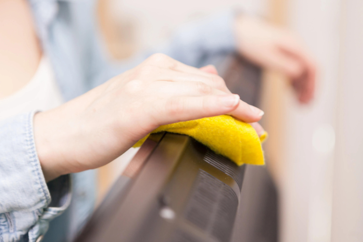 Lau khung và chân đế tivi