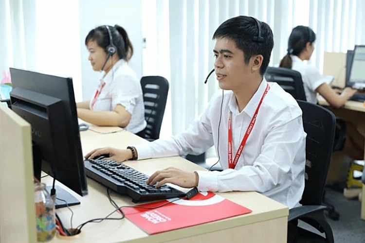 Tra cứu bằng cách gọi lên tổng đài Home Credit