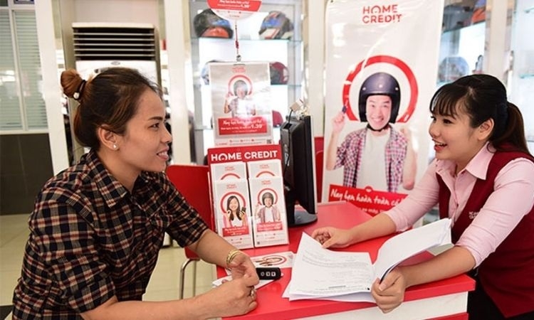 Tra cứu trực tiếp tại quầy giao dịch Home Credit