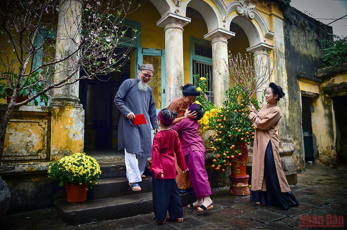 Xông đất đầu năm để cầu cho năm mới hạnh phúc