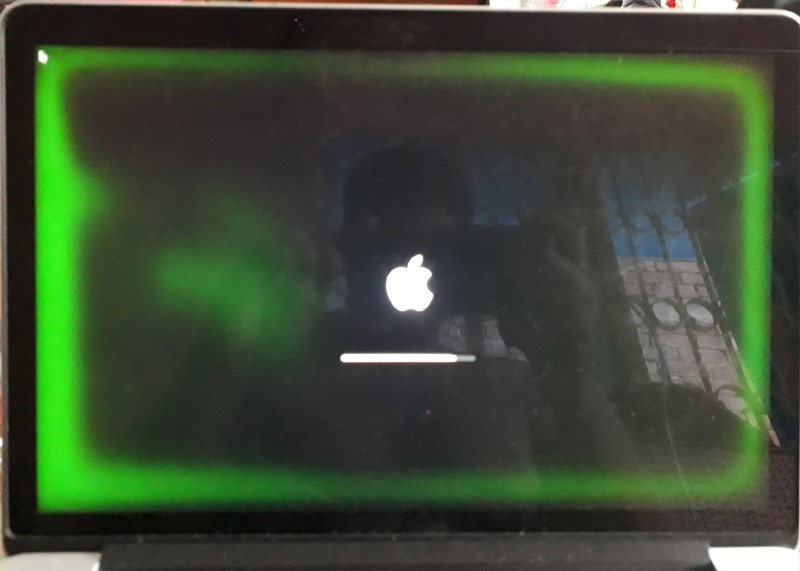 Màn hình Macbook bị ám xanh: Tìm hiểu nguyên nhân và biện pháp khắc phục hiệu quả 2