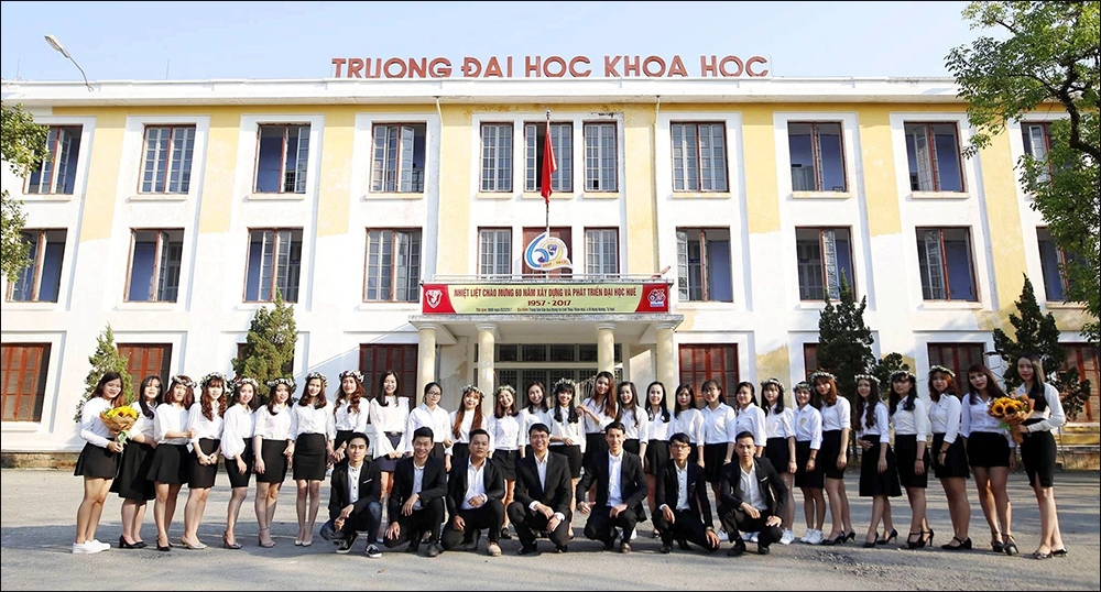 Trường miền Trung tuyển sinh khối D15