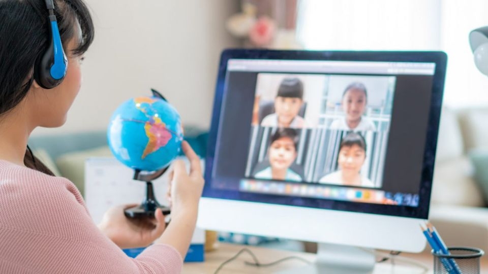 Hình thức học tập được quản lý bởi máy tính