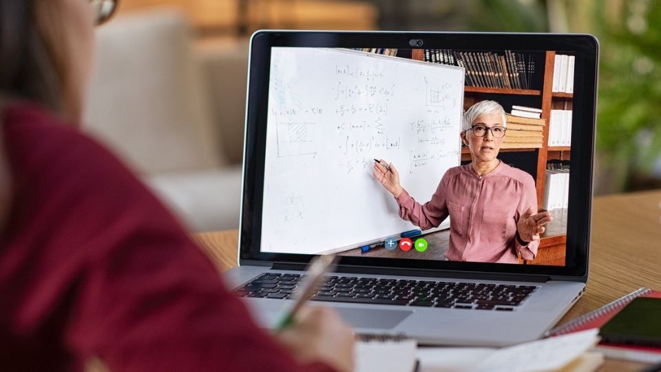 Hình thức học trực tuyến đồng bộ