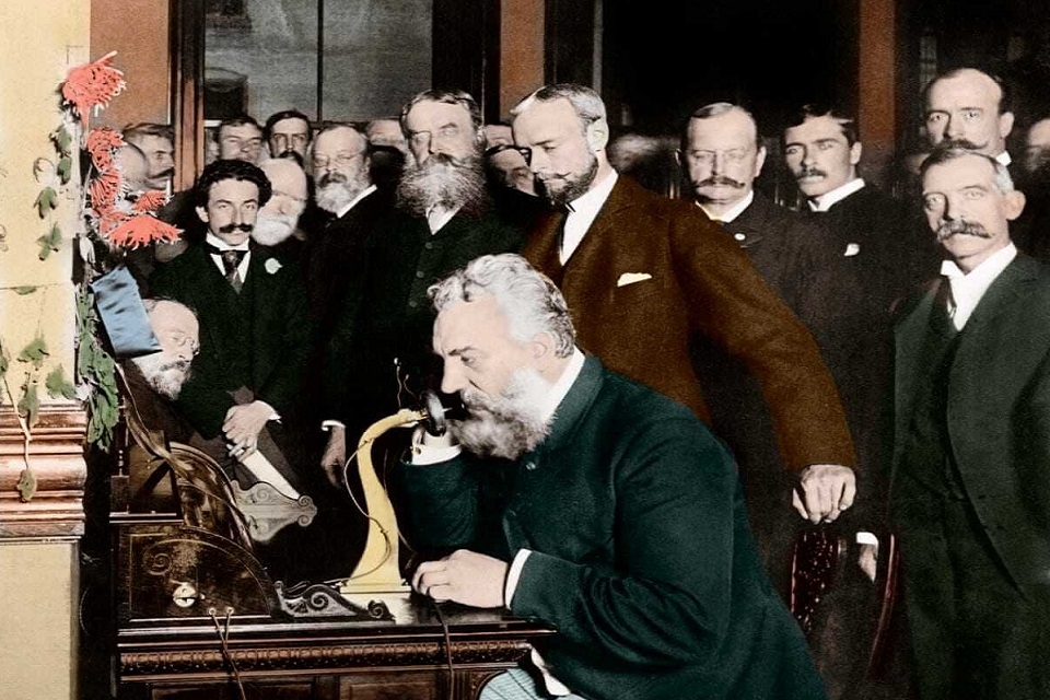 Ai là người phát minh ra điện thoại 2