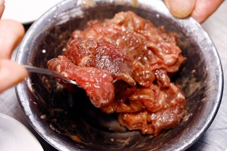 Cách chế biến món bò hầm khoai tây thơm ngon ngất ngây cực đơn giản tại nhà - hình 3