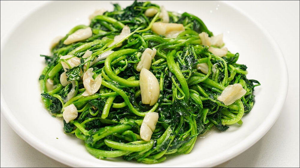 Món rau xà lách xoong xào tỏi