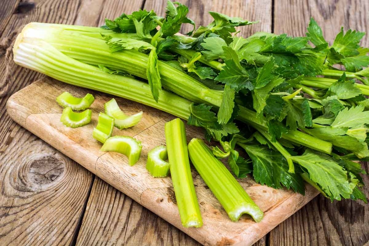 Tác dụng của cần tây là gì? Thành phần dinh dưỡng cụ thể và lưu ý khi dùng cần tây 5