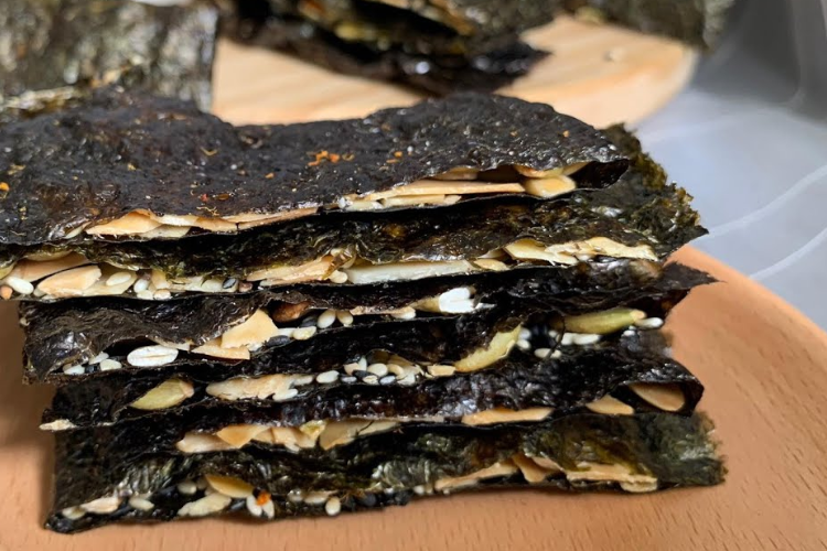 Tổng hợp 3 cách làm snack rong biển ăn vặt cực ngon miệng và dễ thực hiện tại nhà - hình 5