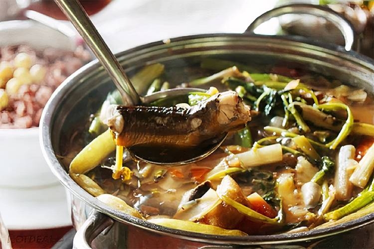 Mách bạn cách nấu lẩu lươn không bị tanh, chua chua, cay cay ngon ngất ngây Hình 4