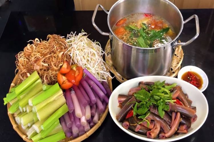Mách bạn cách nấu lẩu lươn không bị tanh, chua chua, cay cay ngon ngất ngây Hình 3