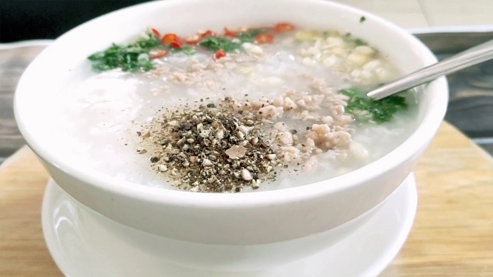 Cháo trắng củ nén.