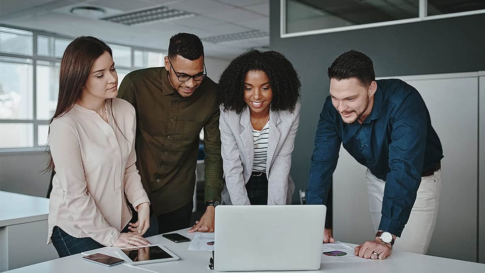 Sau khi triển khai cần thực hiện theo dõi hoạt động Social Media Marketing