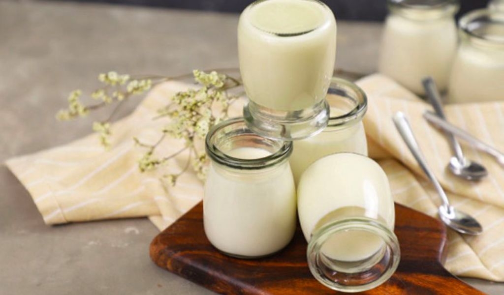 Sữa chua bị tách nước có ăn được không? Nguyên nhân, cách khắc phục và lưu ý khi sử dụng 3
