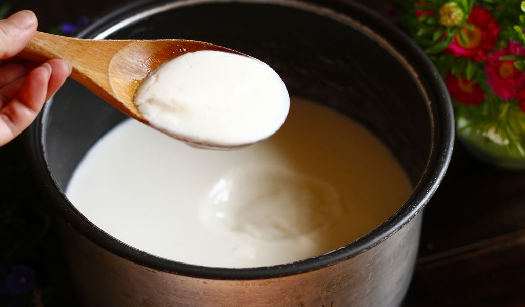 Sữa chua bị tách nước có ăn được không? Nguyên nhân, cách khắc phục và lưu ý khi sử dụng 5