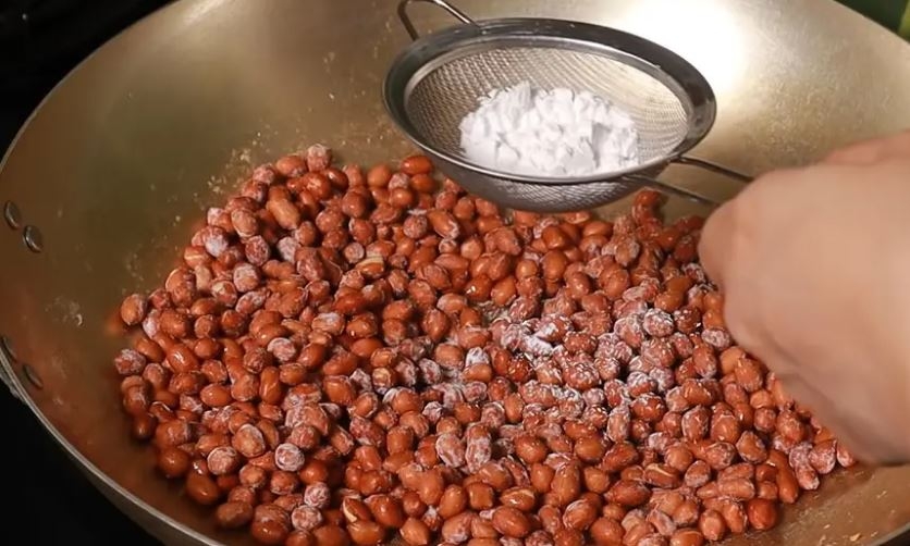 cách làm đậu phộng rang tỏi ớt 5