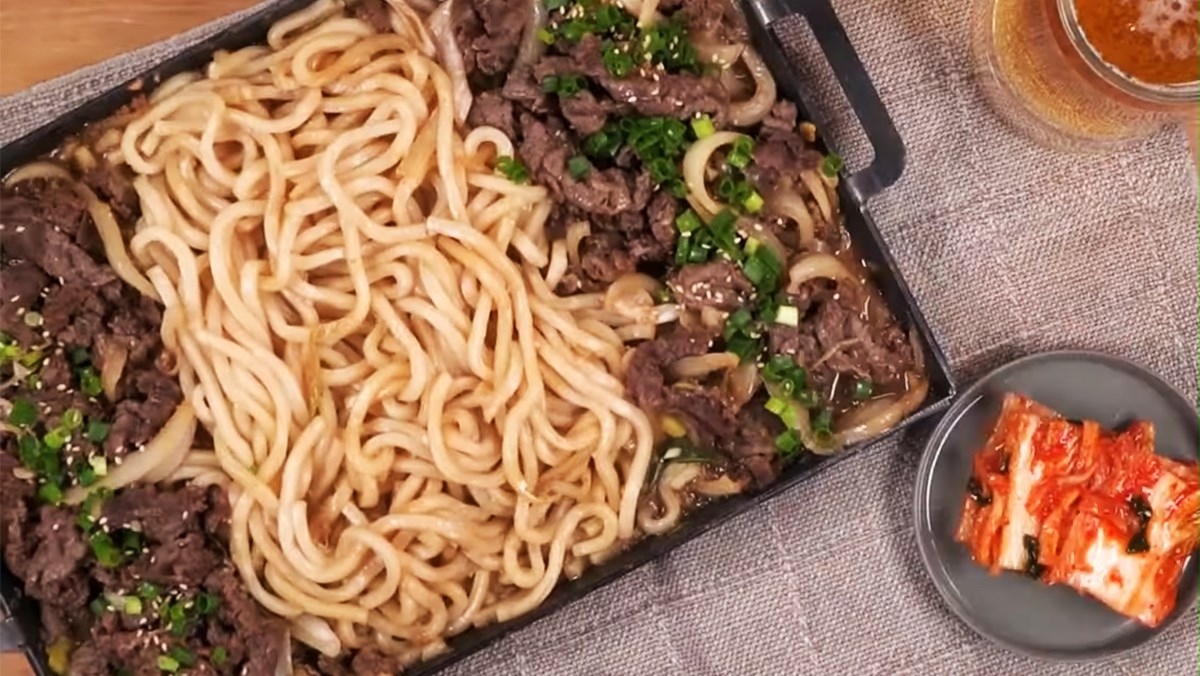 mì udon xào 9
