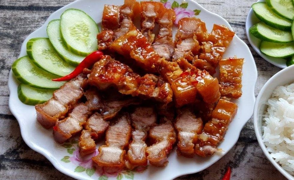 thịt áp chảo giòn bì