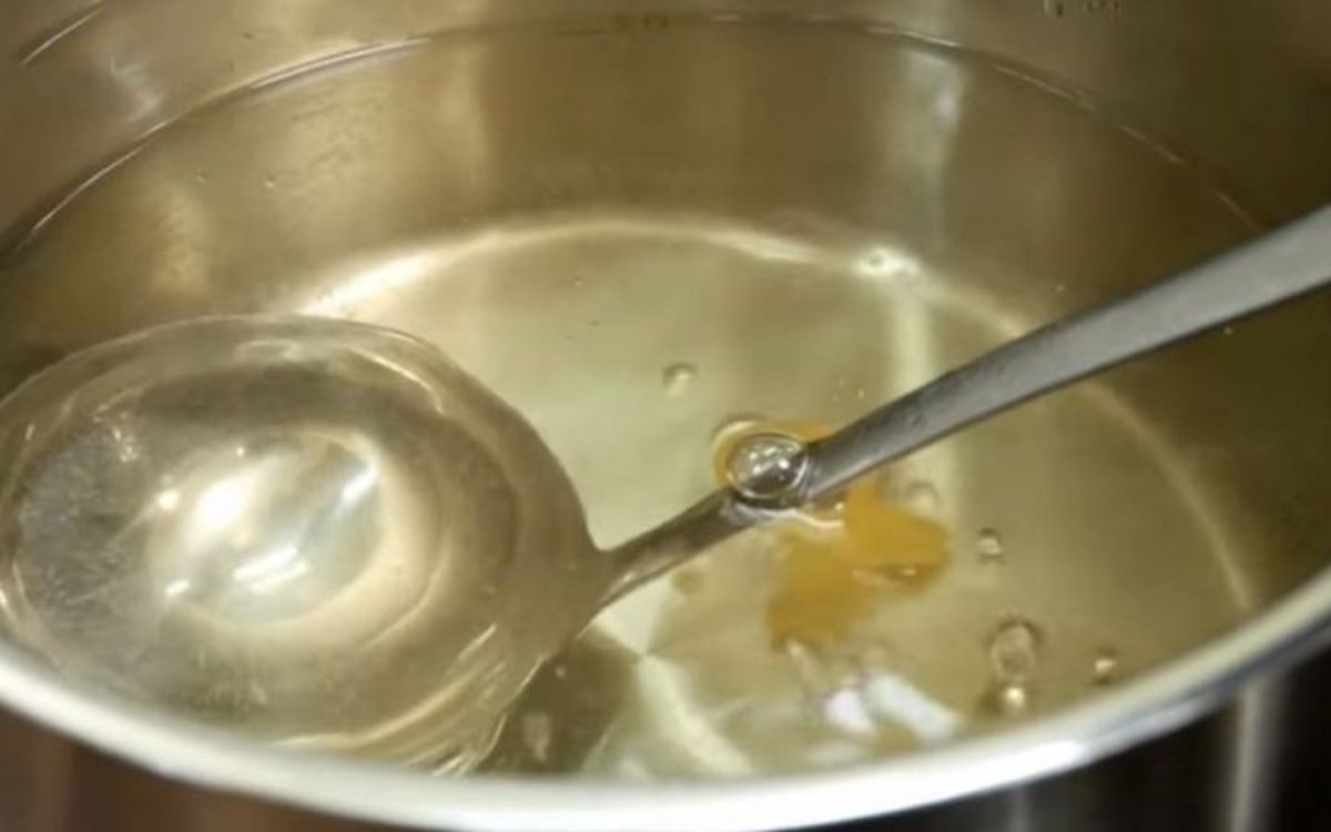 Bước 2: Nấu nước muối su hào