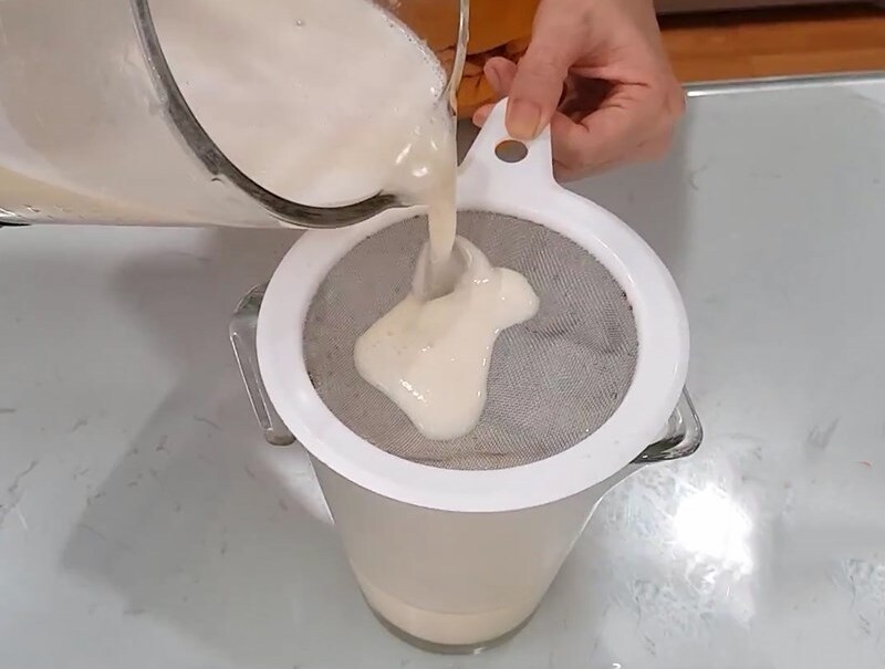 Lọc sữa bằng rây