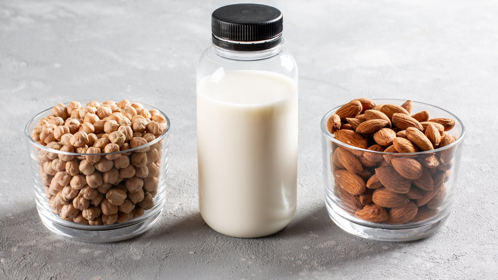 Món sữa đậu gà hạnh nhân có vị dễ uống, thơm, béo