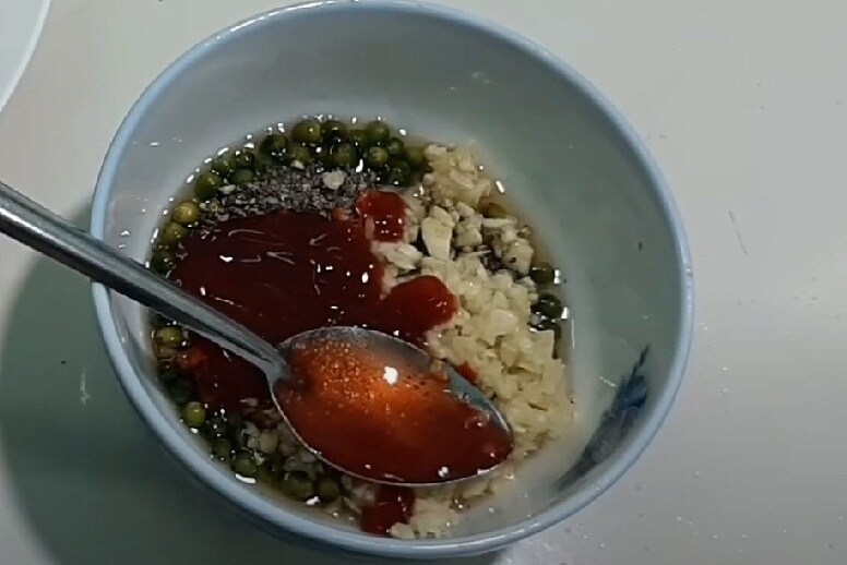 Làm sốt tiêu xanh