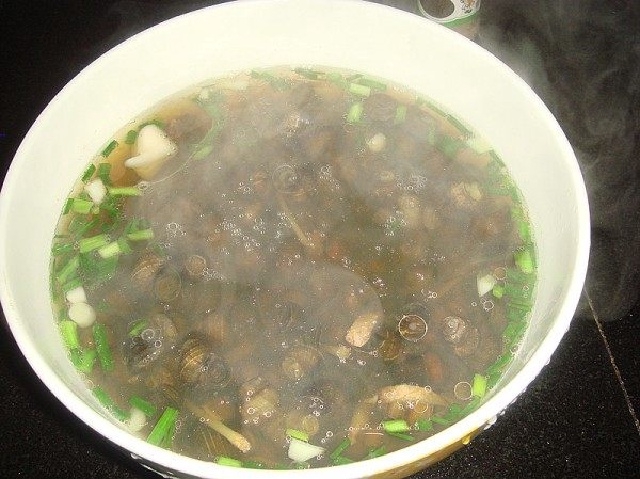 Bát súp ốc đắng ngọt ngào