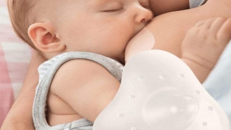 Núm trợ ti giúp bé bú mẹ dễ dàng hơn