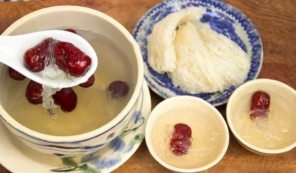 Yến sào, hồng sâm, trà thảo dược,...có giá trị lâu dài và phù hợp với nhiều lứa tuổi