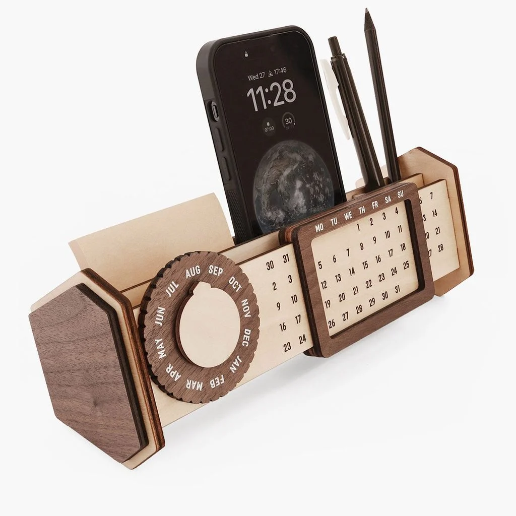 Mẫu lịch vạn niên này của NAU FACTORY sẽ là món quà Tất niên rất thú vị