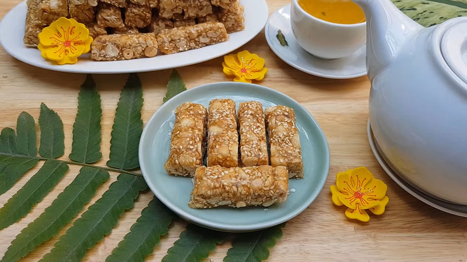 Kẹo lạc là một món ăn truyền thống Việt Nam