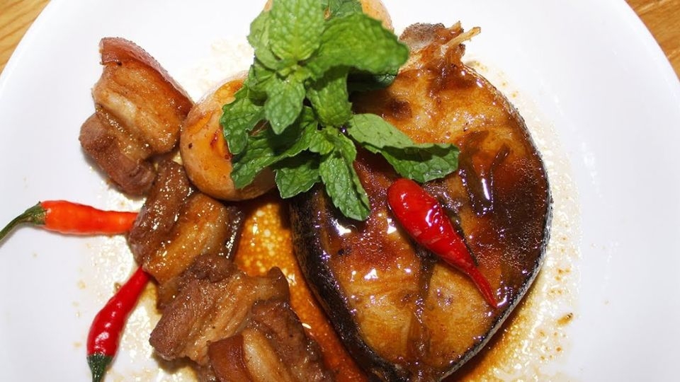 Cá bớp kho tiêu (Cách 2)