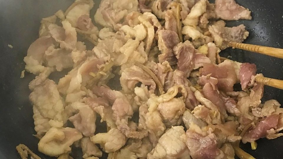 Xào thịt heo
