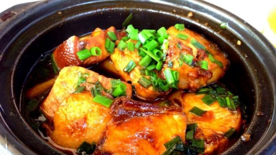 Cá bớp kho tiêu (Cách 3)
