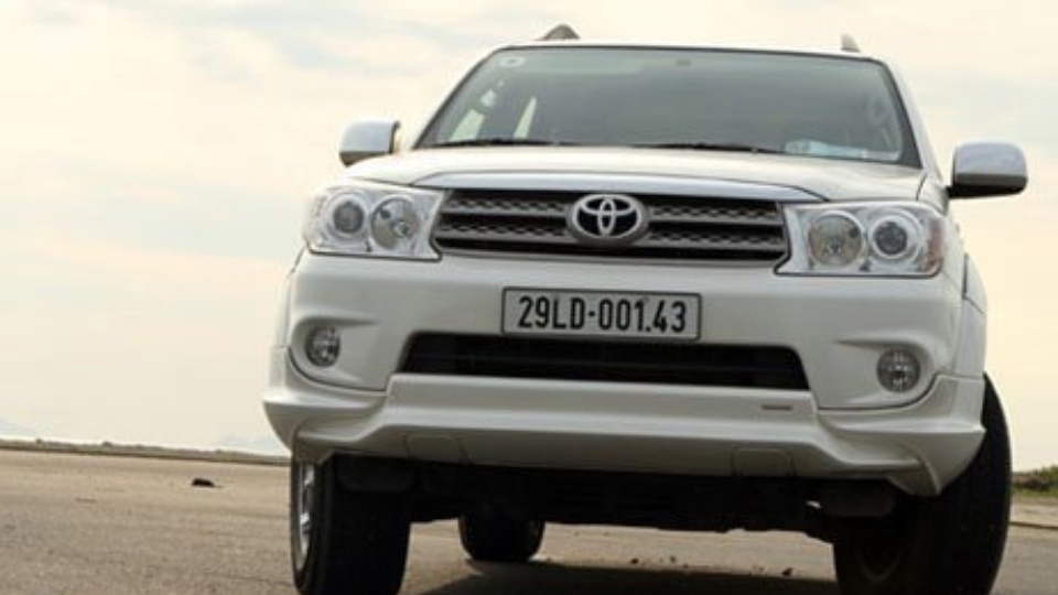 Biển số xe màu trắng