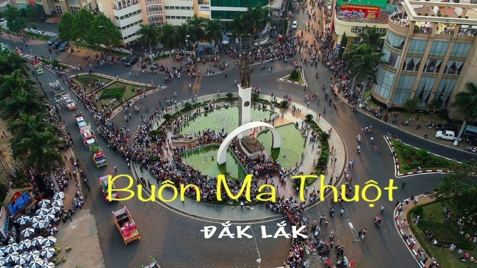 Tỉnh Đắk Lắk là tỉnh nằm trung tâm cao nguyên thuộc Nam Trung Bộ