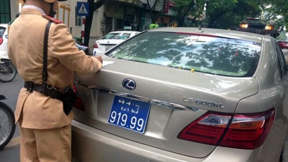 Biển số xe màu xanh