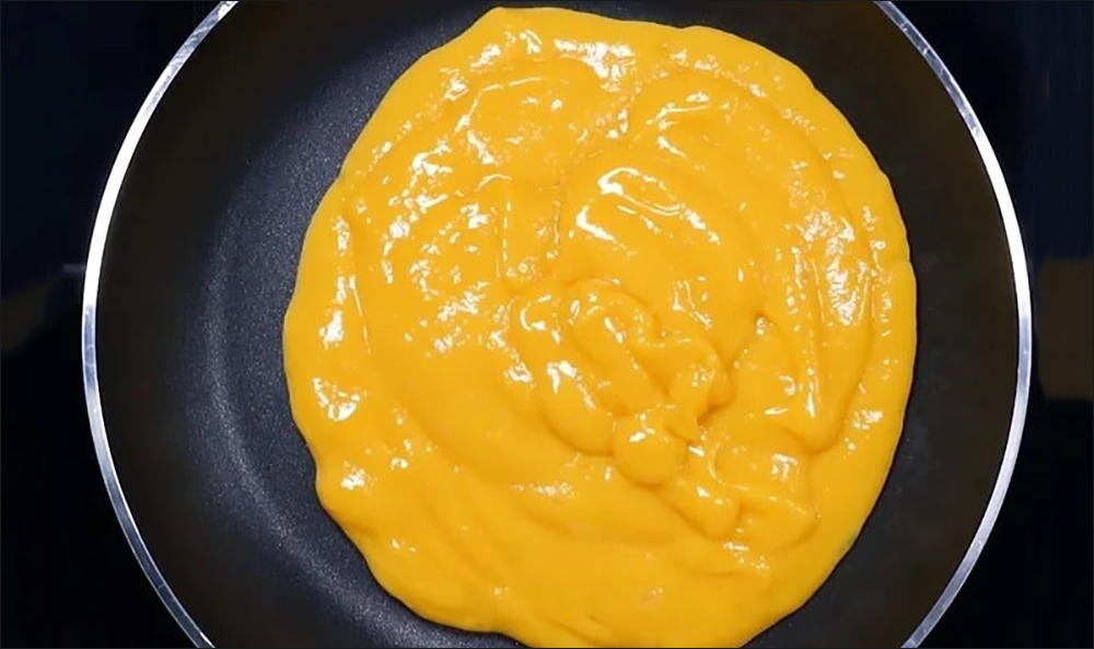 Sên xoài trên bếp