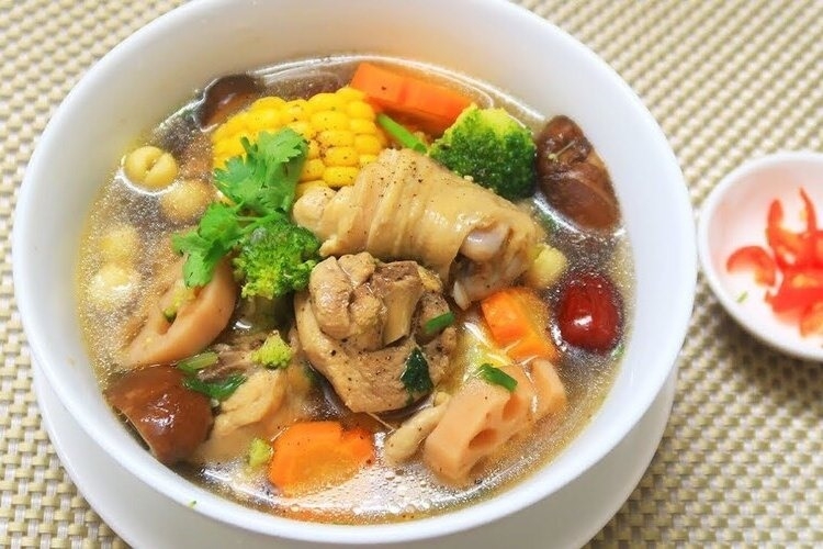 Canh gà nấm hương