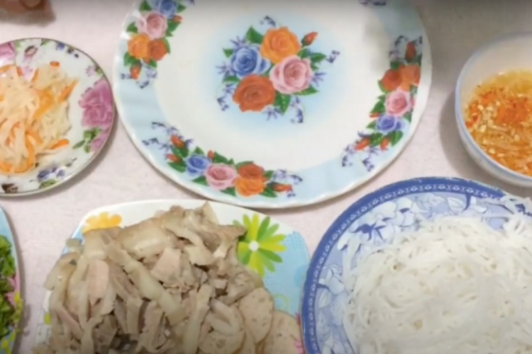 Hé lộ 2 cách làm bún trộn gia truyền, thơm ngon, dễ làm, ai ăn cũng phải tấm tắc khen ngon hình 4