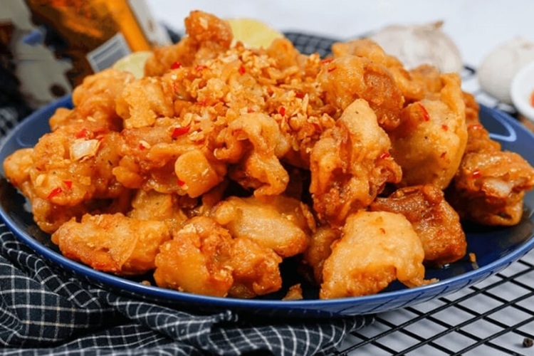 Hướng dẫn cách làm sụn gà cháy tỏi gịòn rụm, làm mồi nhậu cho cánh mày râu tại nhà - Hình 3