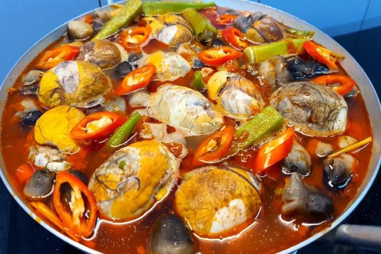 Chia sẻ cách làm lẩu hột vịt lộn cực hấp dẫn, thơm ngon, bổ dưỡng cả nhà đều thích mê Hình 5