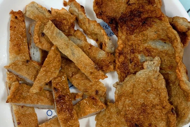Chả cá chiên cắt nhỏ vừa ăn