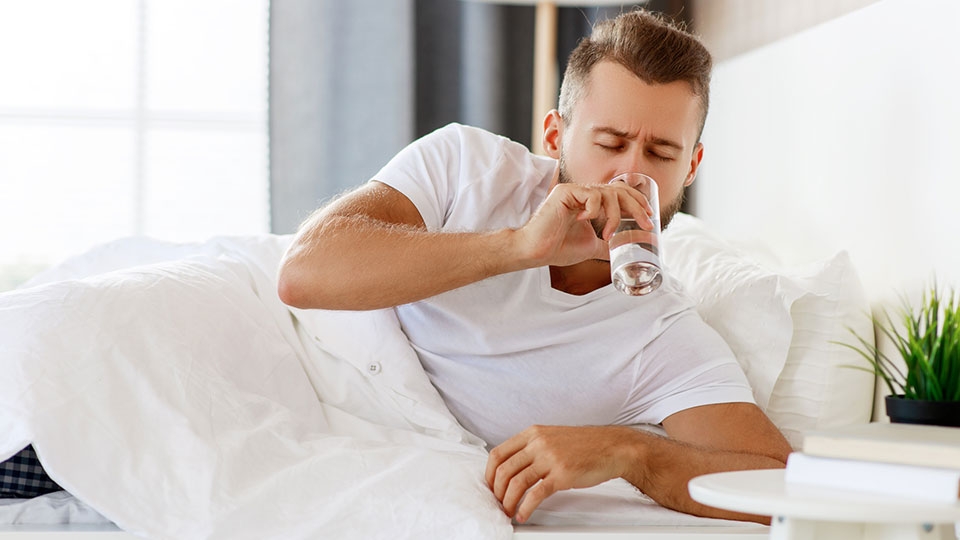 Uống nước khi vừa thức dậy