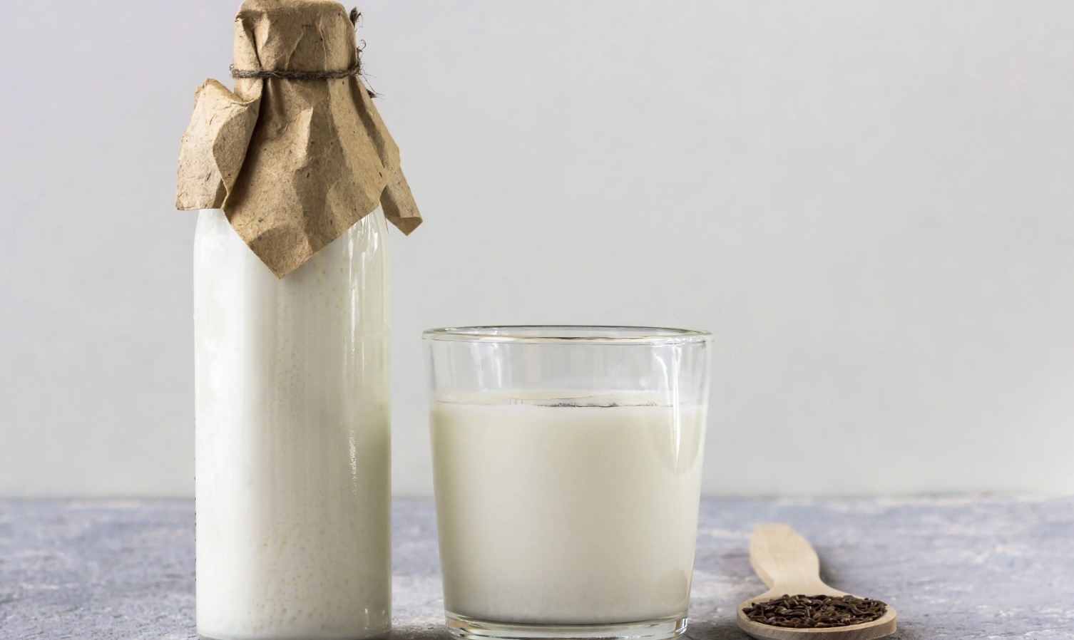 Sữa hạt lanh thơm ngon, sánh mịn và bổ dưỡng cực dễ làm với 4 công thức sau 2
