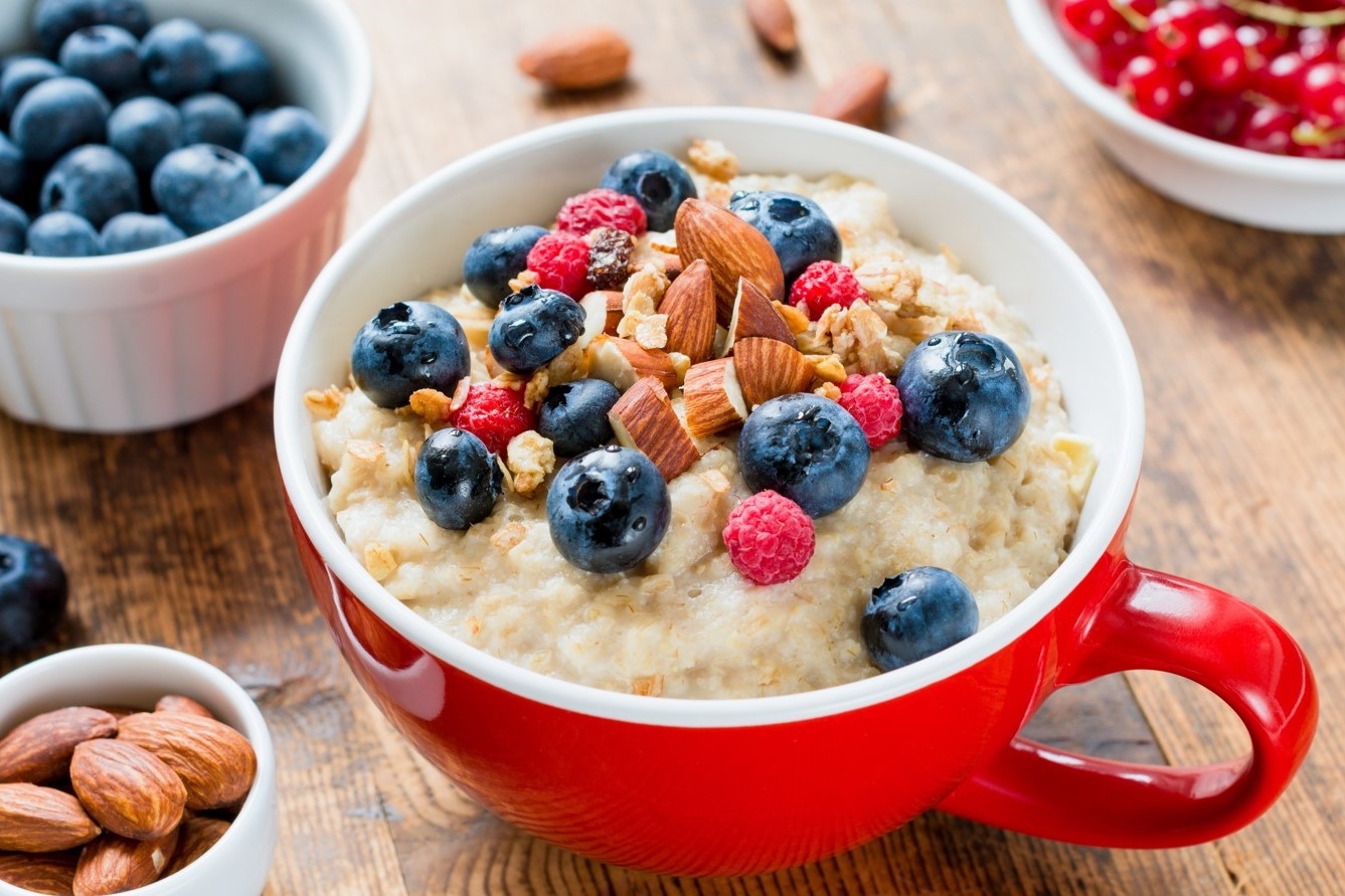 Cách ăn yến mạch với sữa tươi cực ngon, tiện lợi và đầy đủ dinh dưỡng cho bữa sáng 4