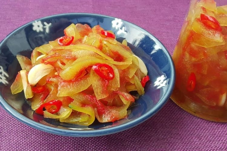Vỏ dưa hấu ngâm mắm giòn sựt, mằn mặn